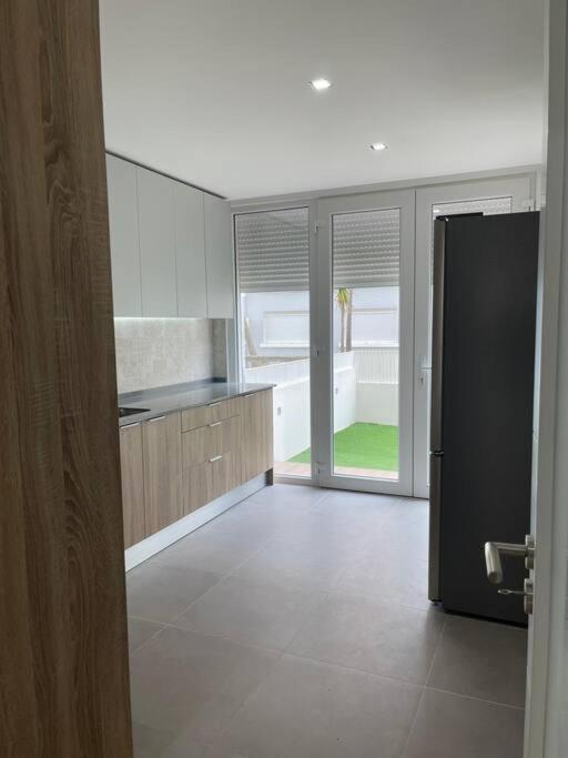 Lovely 2 Bedroom Apartment In South Lisbon Barreiro  Exterior photo